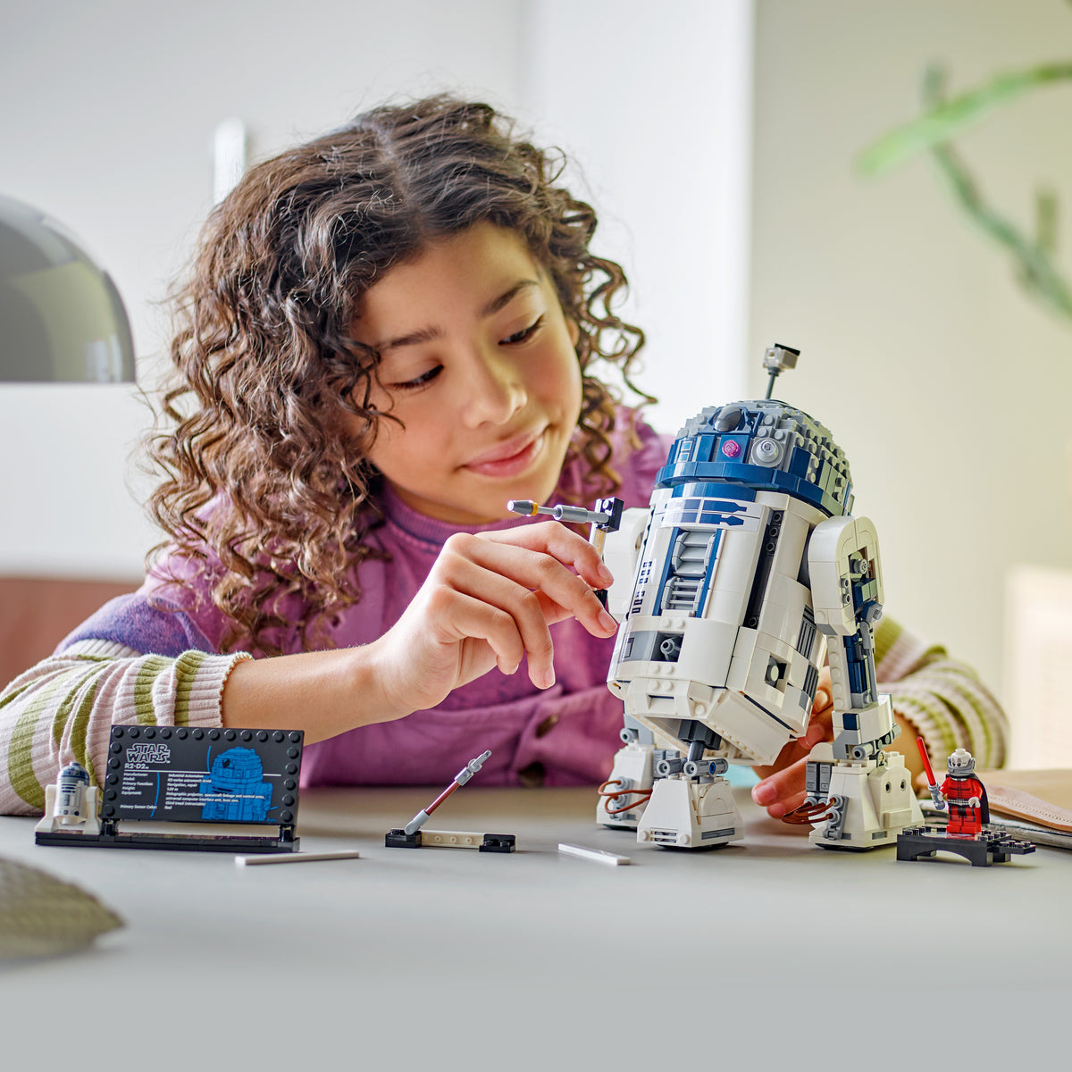 LEGO Star Wars 75379 Buildable R2-D2 lifestyle