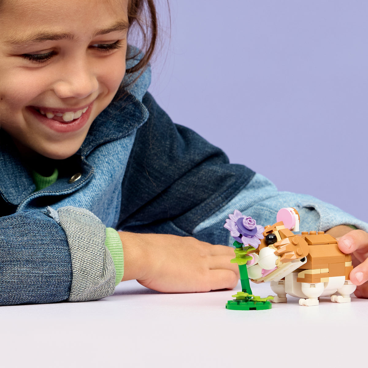 LEGO Creator 3 in 1 31376 Cute Hamster with a Flower lifestyle