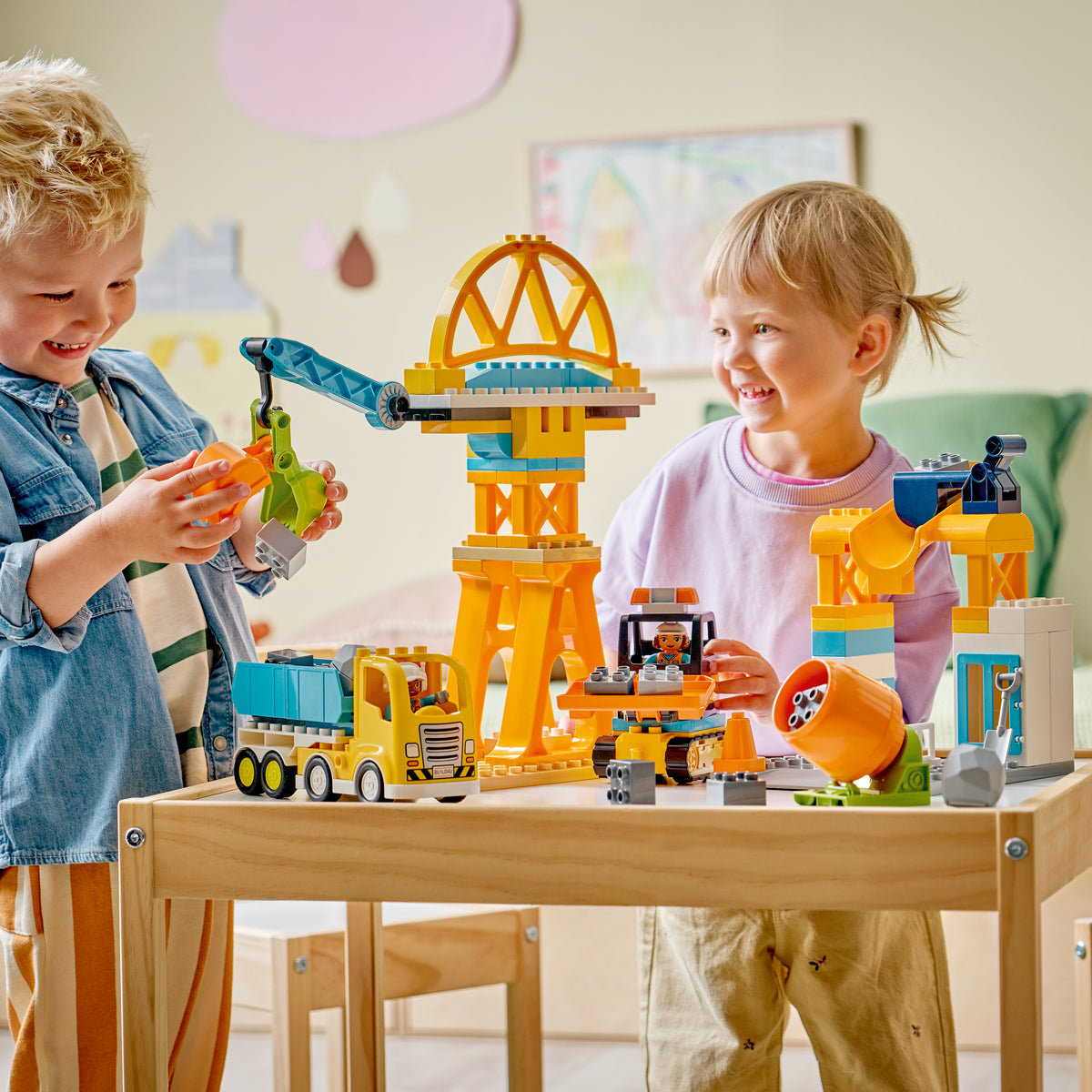 LEGO DUPLO 10476 3 in 1 Construction Site and Vehicles lifestyle