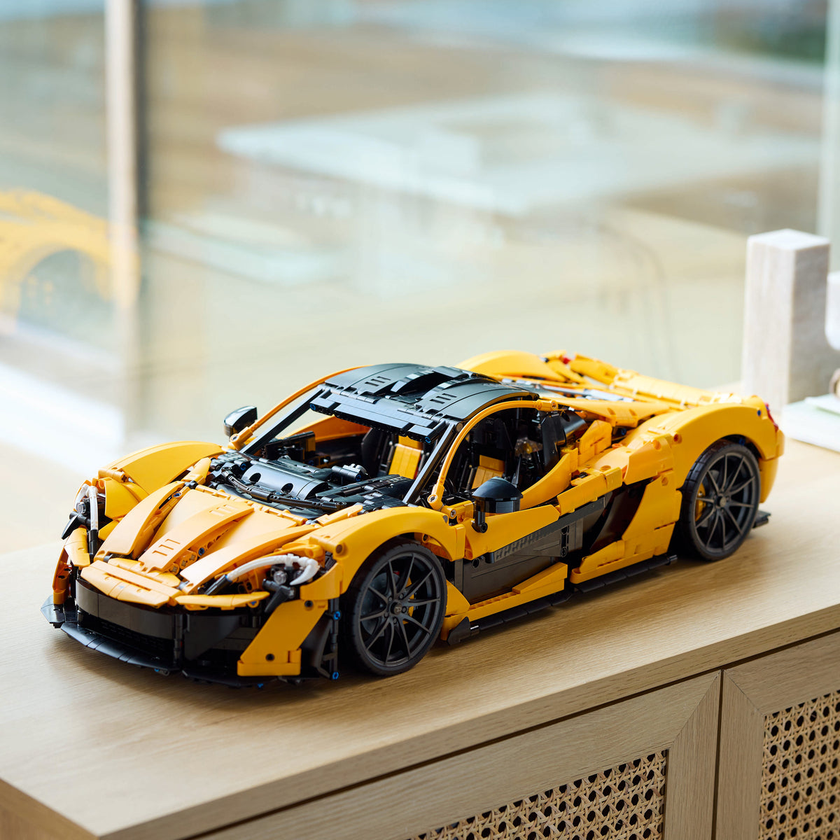 LEGO D2C Technic 42172 McLaren Supercar lifestyle