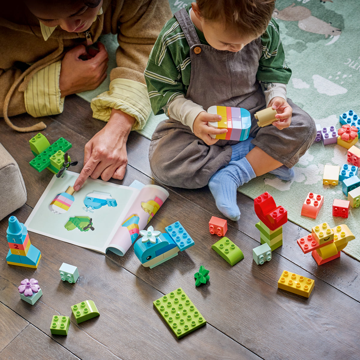 LEGO DUPLO 10479 Colorful Creative Box lifestyle