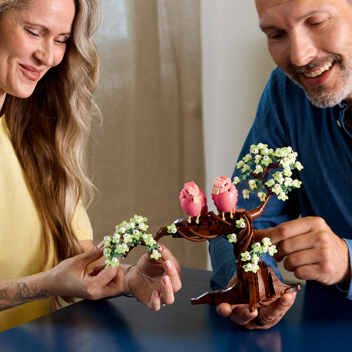 LEGO Ideas 21365 Love Birds lifestyle