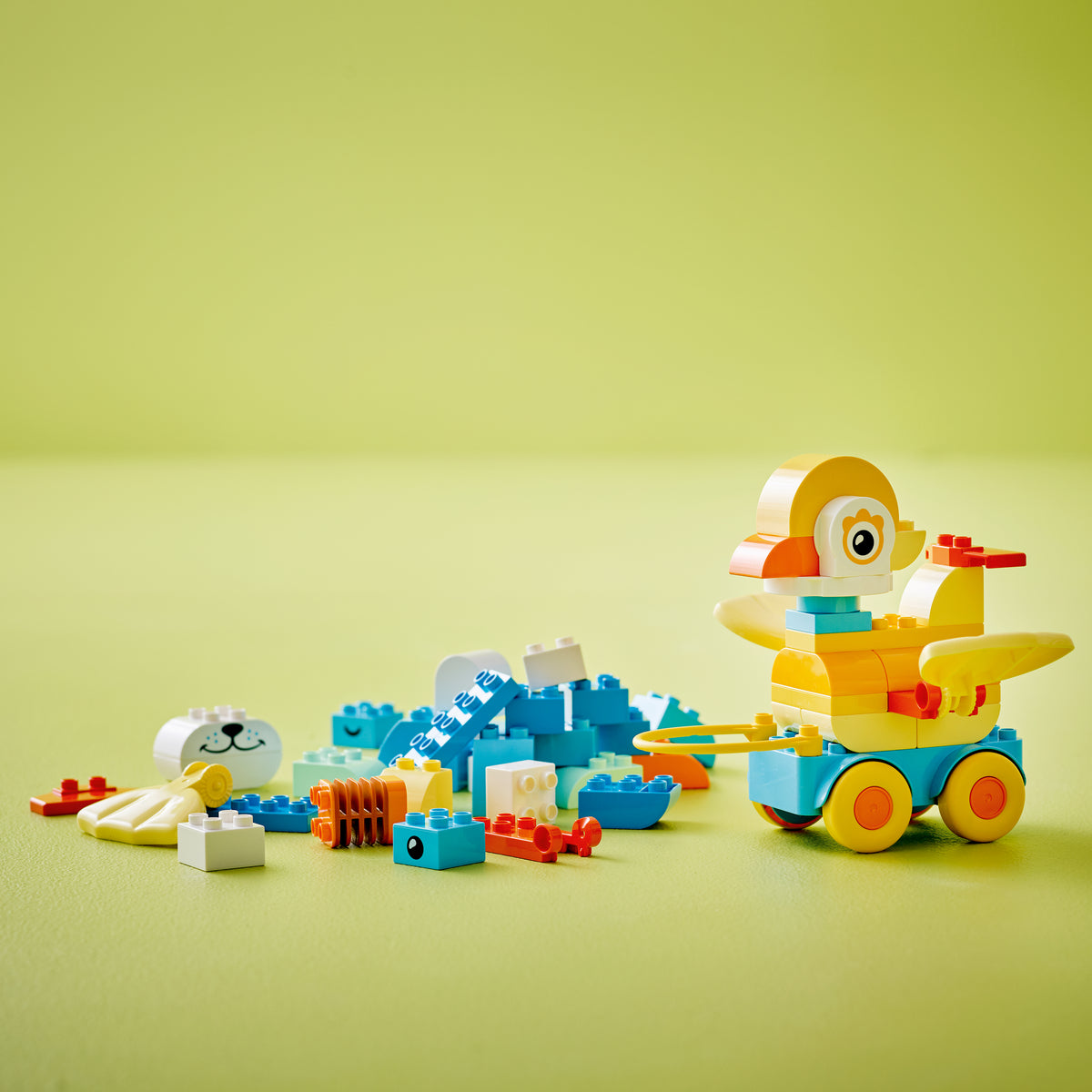 LEGO DUPLO 10448 3in1 Animals on Wheels lifestyle