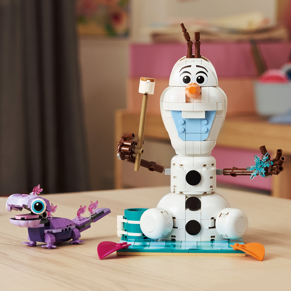 LEGO Disney Princess 43287 Olaf and Bruni's Picnic Fun lifestyle
