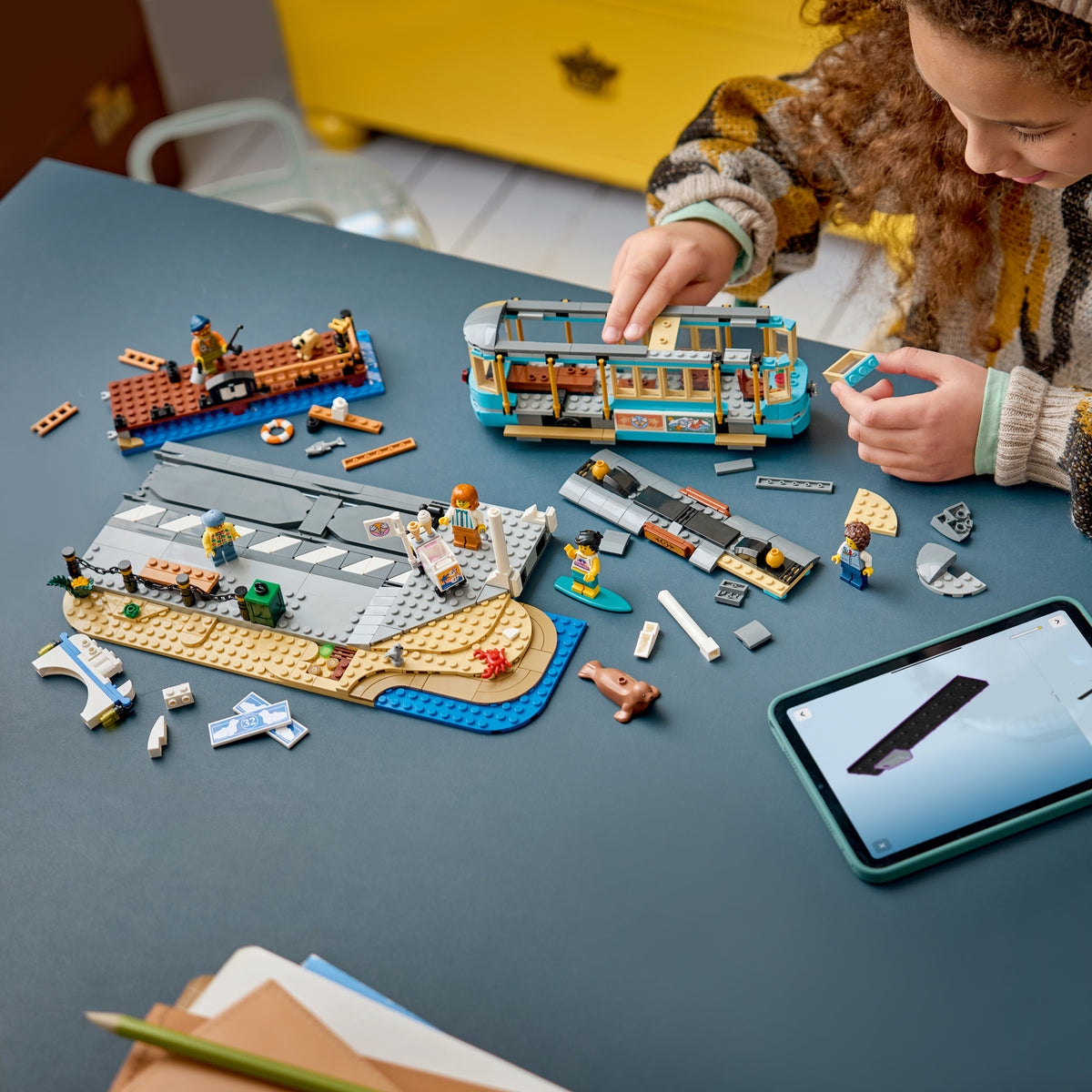 LEGO City 60506 Classic Beach Streetcar lifestyle