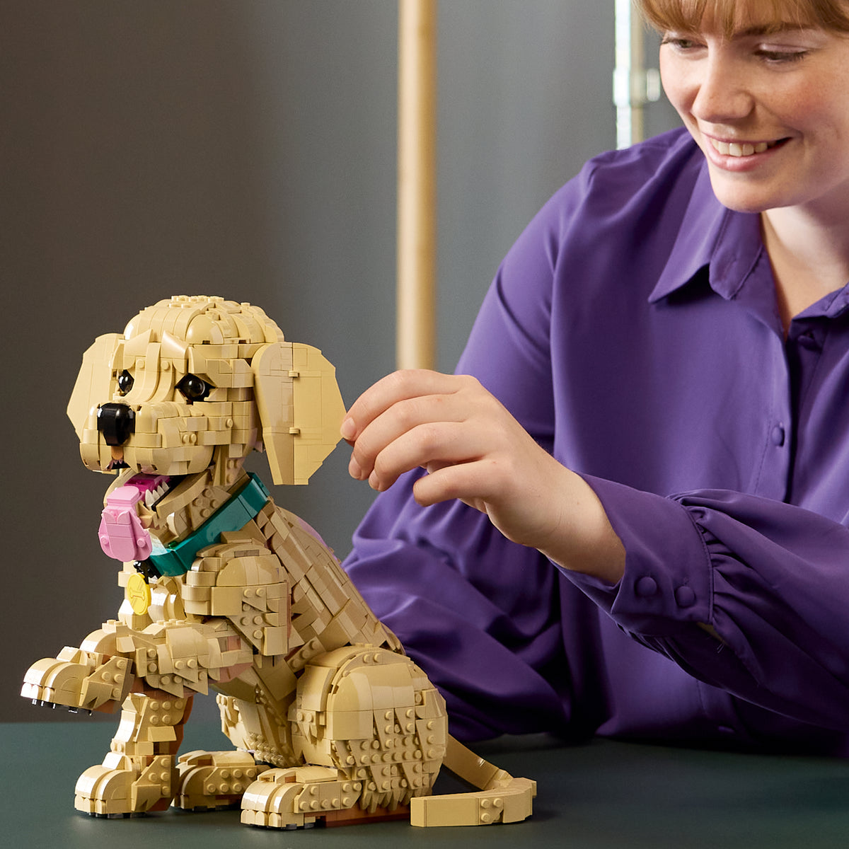 LEGO Icons 11384 Golden Retriever Puppy lifestyle