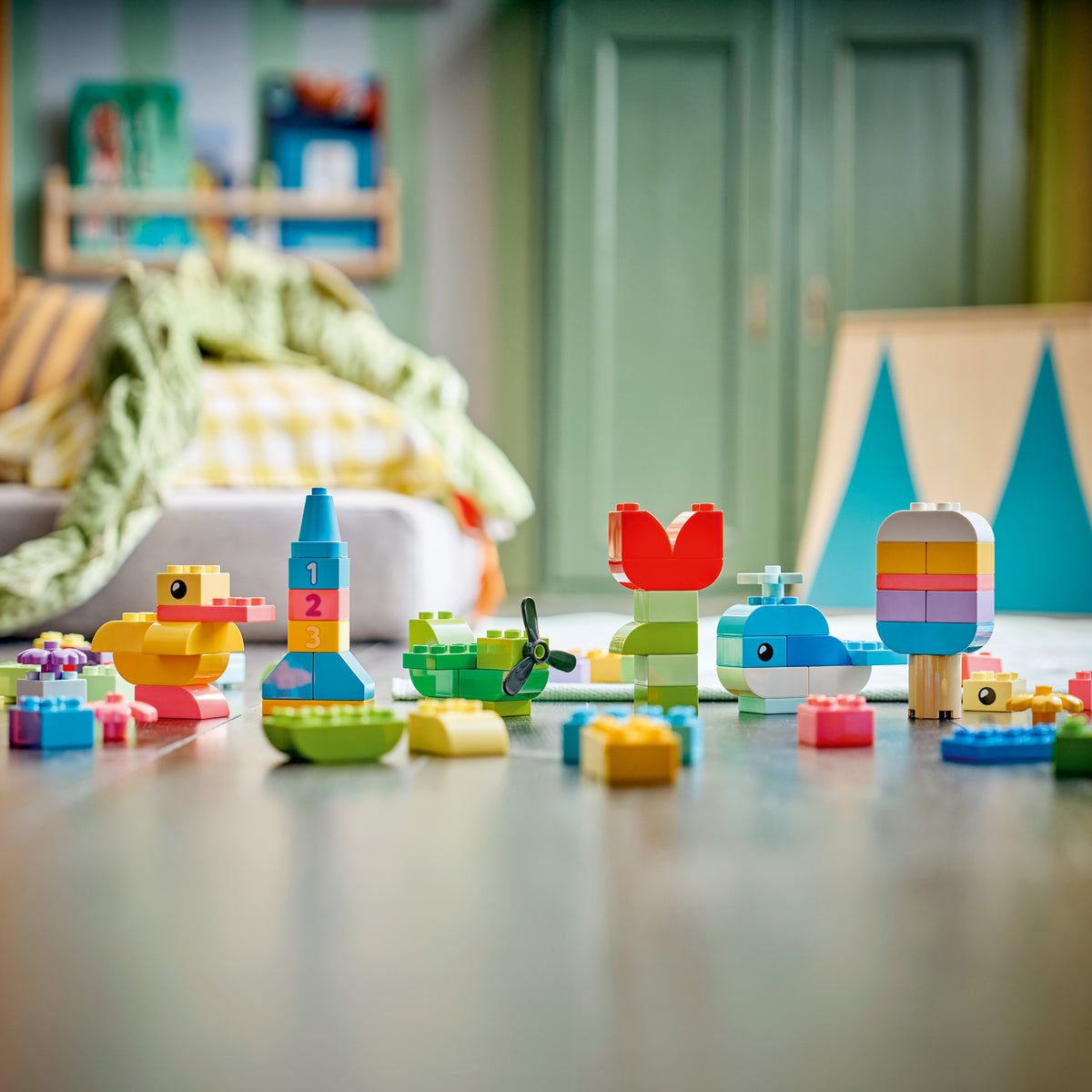 LEGO DUPLO 10479 Colorful Creative Box lifestyle