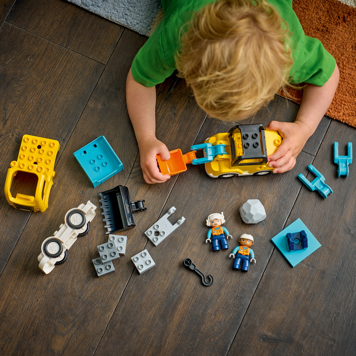 LEGO DUPLO 10475 3 in 1 Construction Vehicles lifestyle