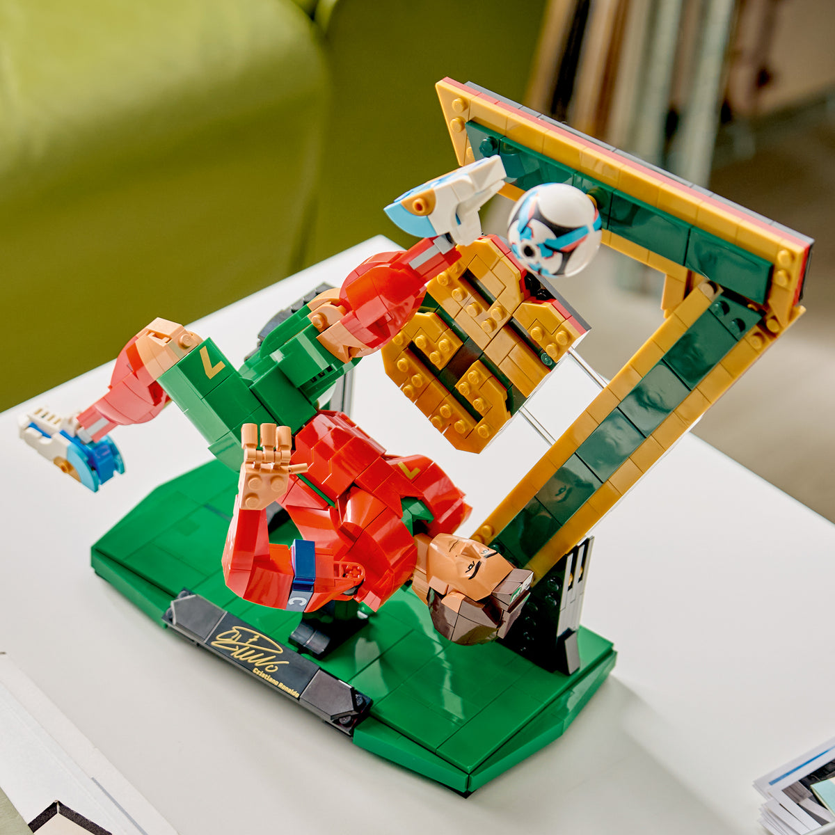LEGO Editions Sports 43016 Cristiano Ronaldo – Soccer Legend lifestyle