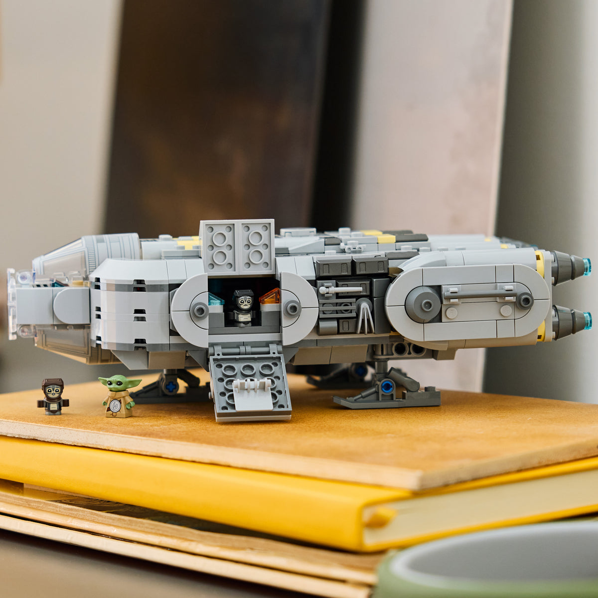 LEGO Star Wars 75445 Anzellan Starship lifestyle