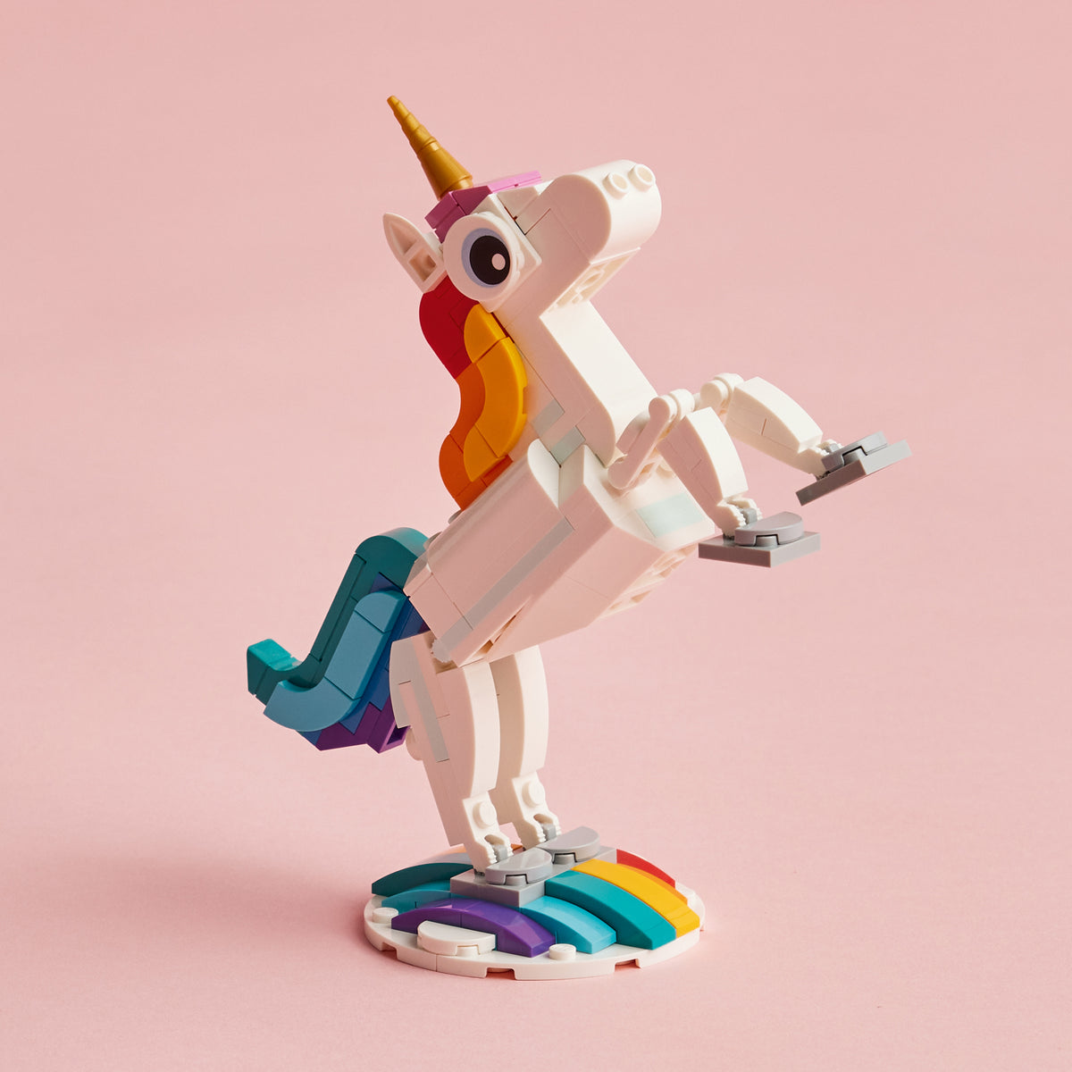 LEGO Creator 3 in 1 31140 Magical Unicorn lifestyle