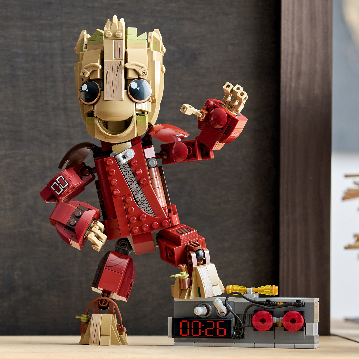 LEGO Super Heroes Marvel 76341 Ravager Jumpsuit Groot lifestyle