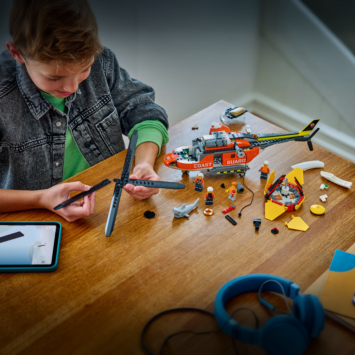 LEGO City 60503 Coast Guard Helicopter lifestyle
