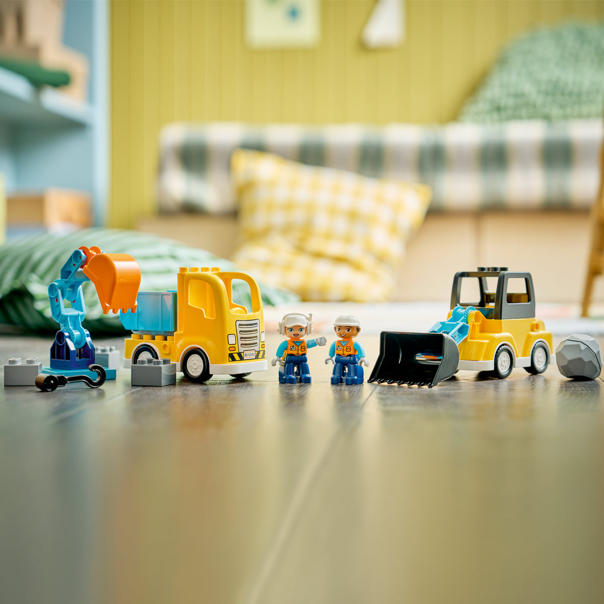 LEGO DUPLO 10475 3 in 1 Construction Vehicles lifestyle
