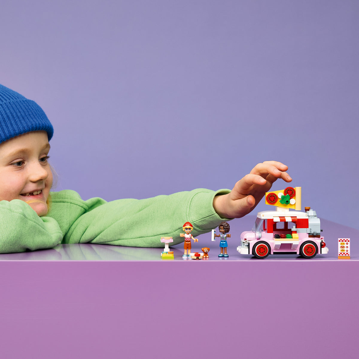 LEGO Friends 42694 Pizza Truck lifestyle