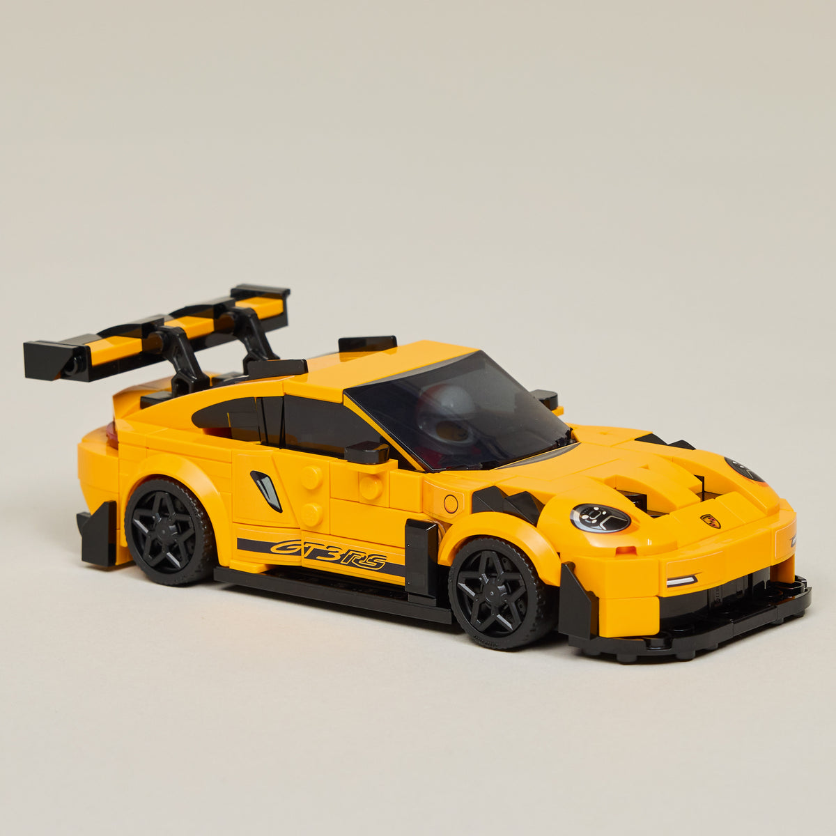 LEGO Speed Champions 77239 Porsche 911 GT3 RS Super Car lifestyle